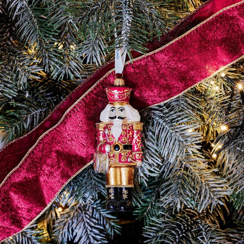HOLIDAY HEIRLOOM