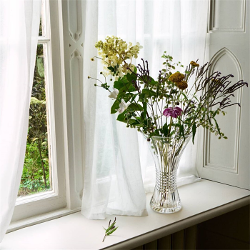 Lismore Diamond Vase 35cm lifestyle