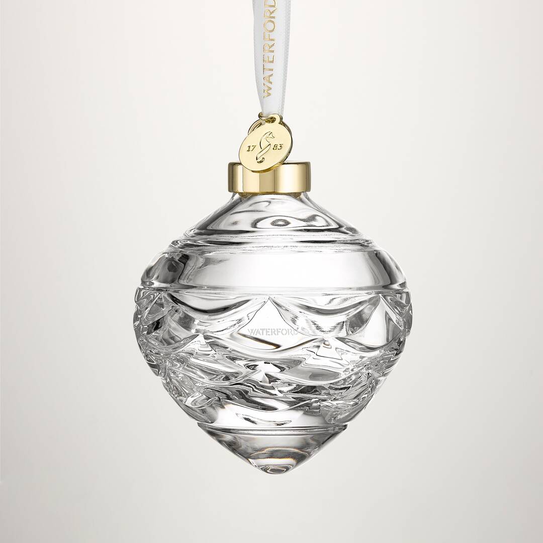 Winter Wonders Bauble Pinecone