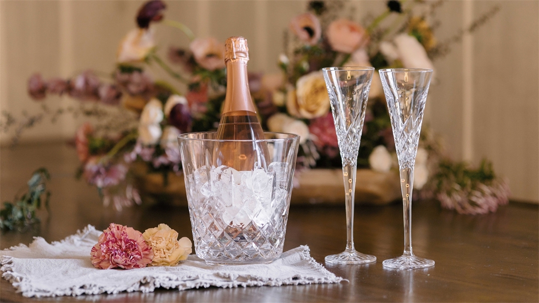 Waterford_Weddings_2022_Lifestyle_05_Landscape-min