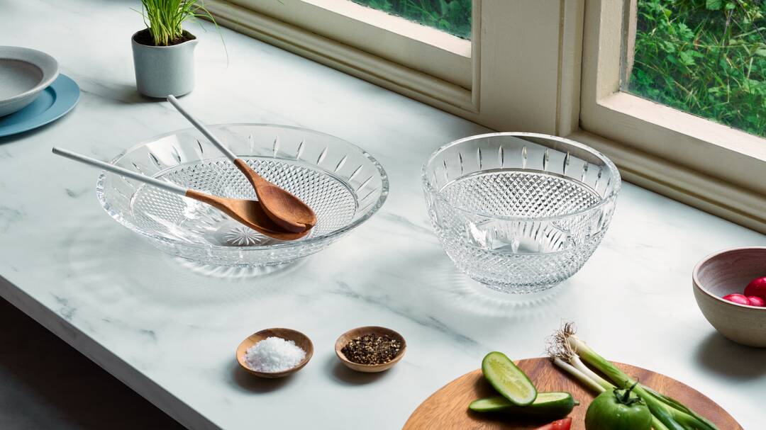 Waterford_Irish_Lace_Mastercraft_2022_Lifestyle_03_landscape